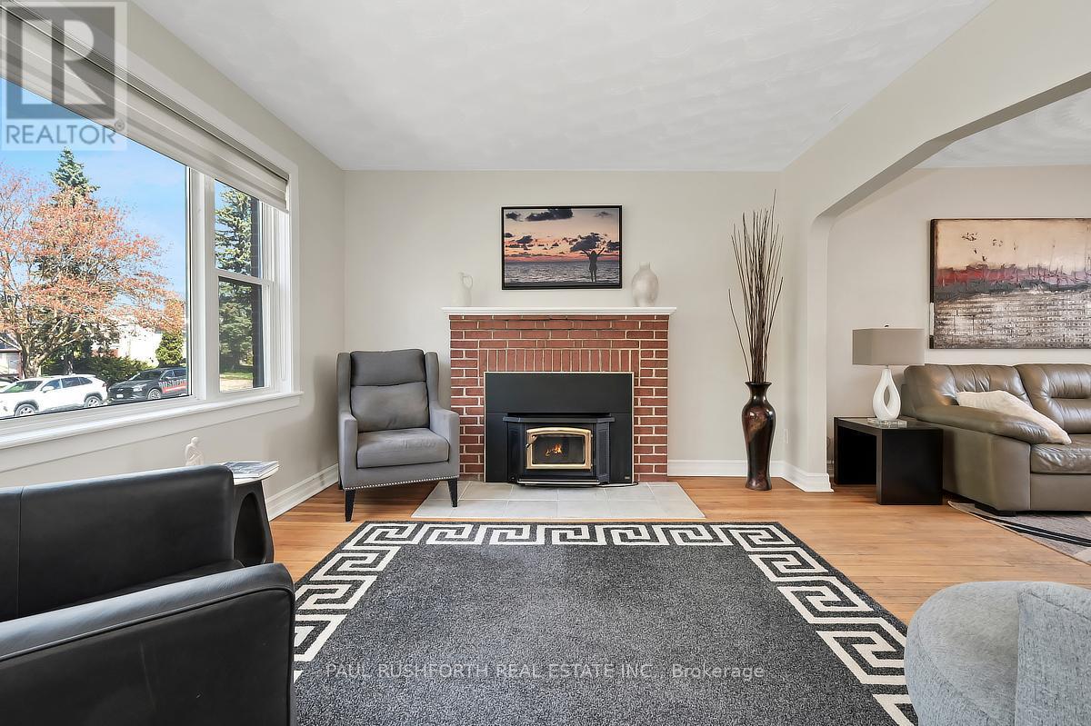 Living Room - 1072 Richard Avenue, Ottawa, ON - Indoor Photo Showing Living Room With Fireplace