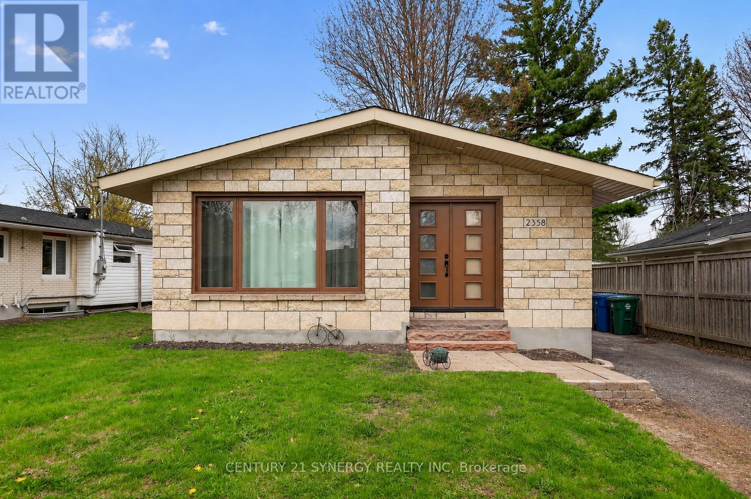 2358 Joliffe Street, Ottawa, ON - Outdoor