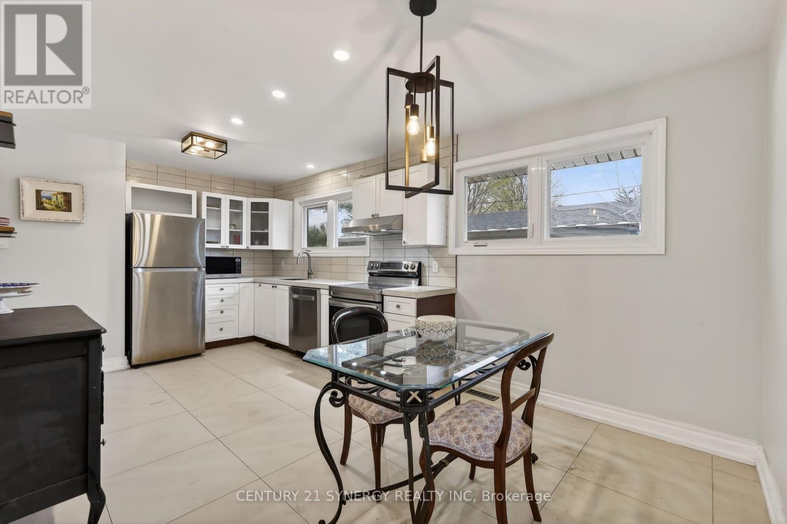 2358 Joliffe Street, Ottawa, ON - Indoor Photo Showing Kitchen