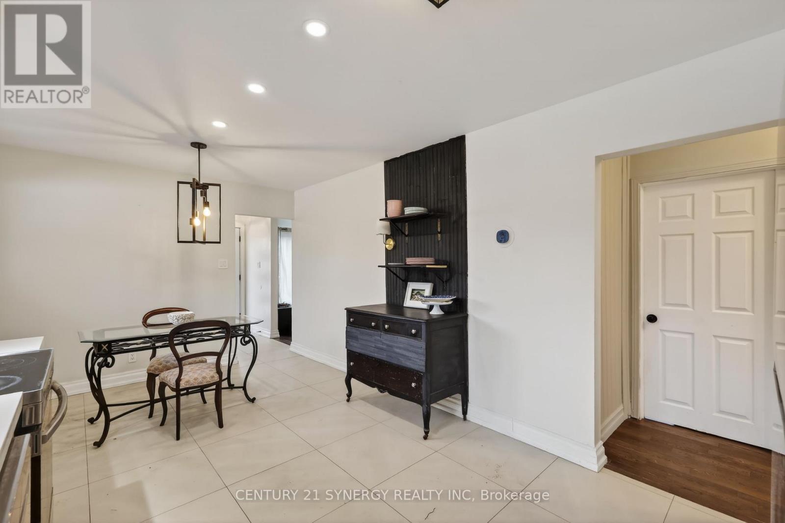 2358 Joliffe Street, Ottawa, ON - Indoor Photo Showing Other Room