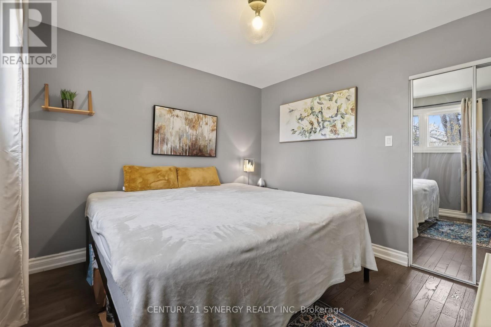 2358 Joliffe Street, Ottawa, ON - Indoor Photo Showing Bedroom