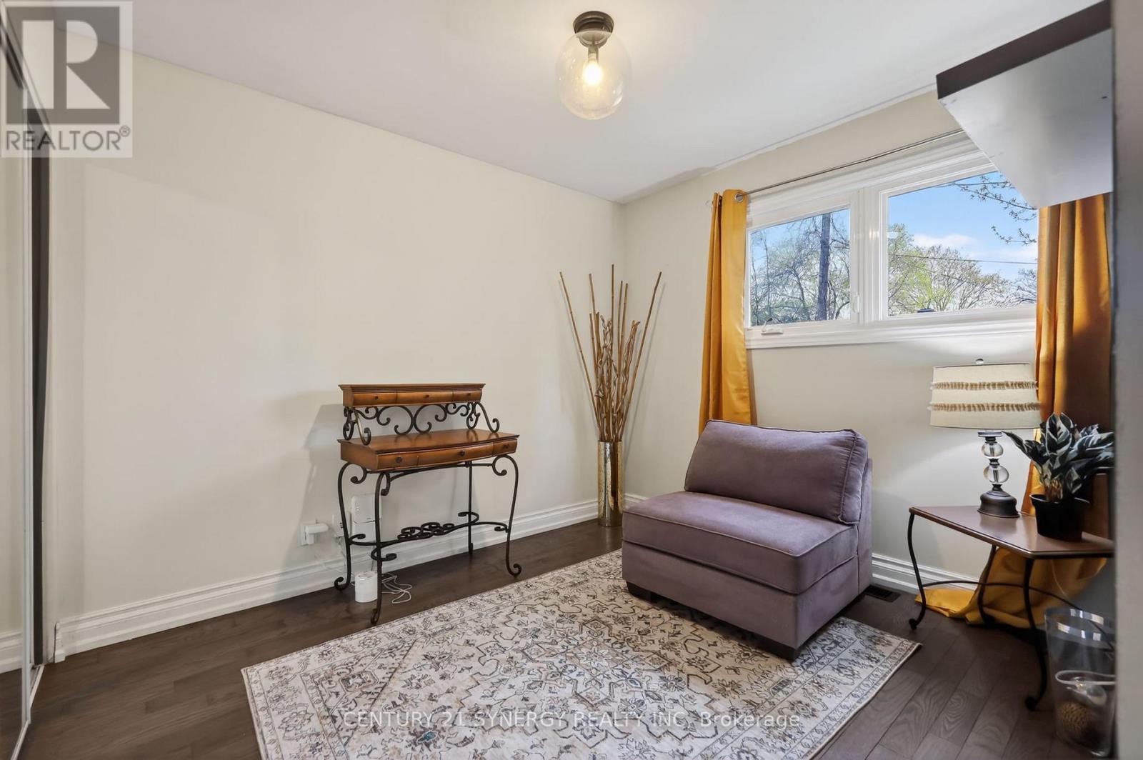 2358 Joliffe Street, Ottawa, ON - Indoor