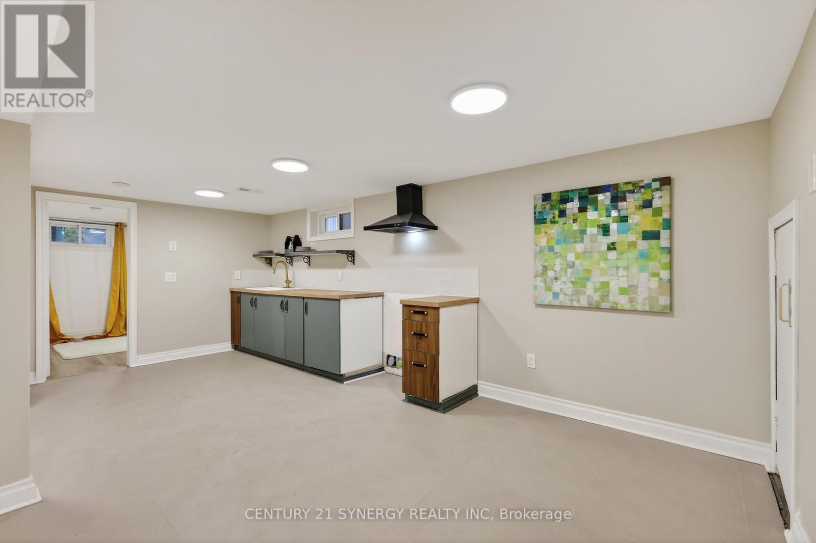 2358 Joliffe Street, Ottawa, ON - Indoor