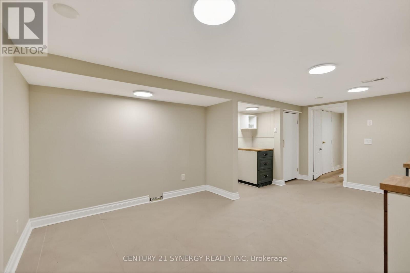 2358 Joliffe Street, Ottawa, ON - Indoor