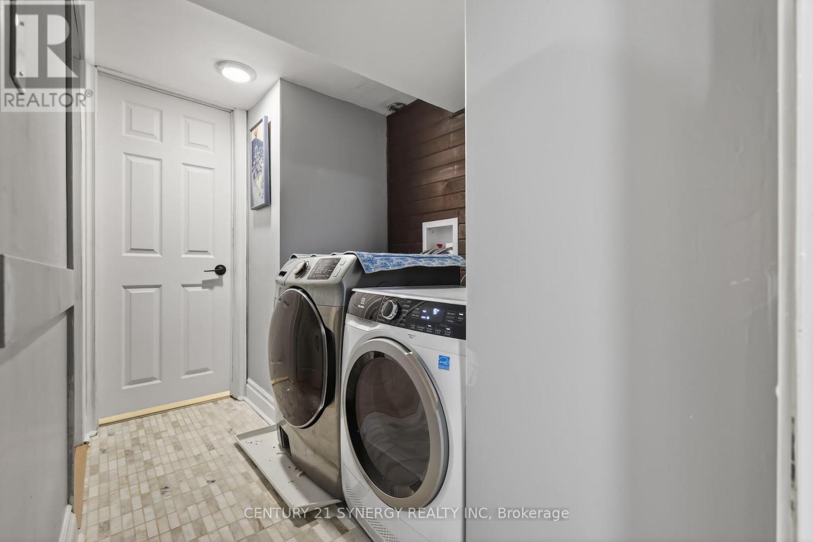 2358 Joliffe Street, Ottawa, ON - Indoor Photo Showing Laundry Room