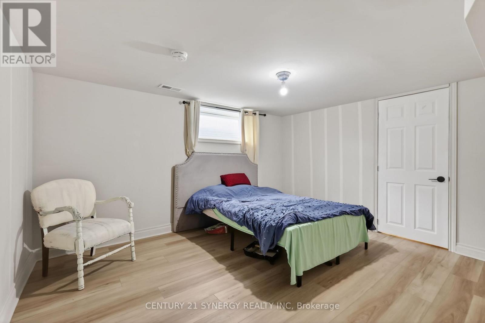 2358 Joliffe Street, Ottawa, ON - Indoor Photo Showing Bedroom