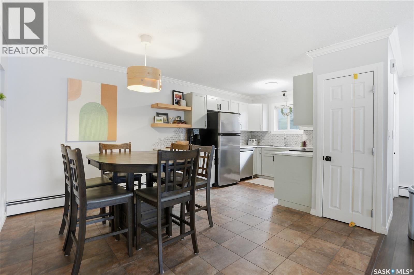 A 1014 Colony Street, Saskatoon, SK - Indoor