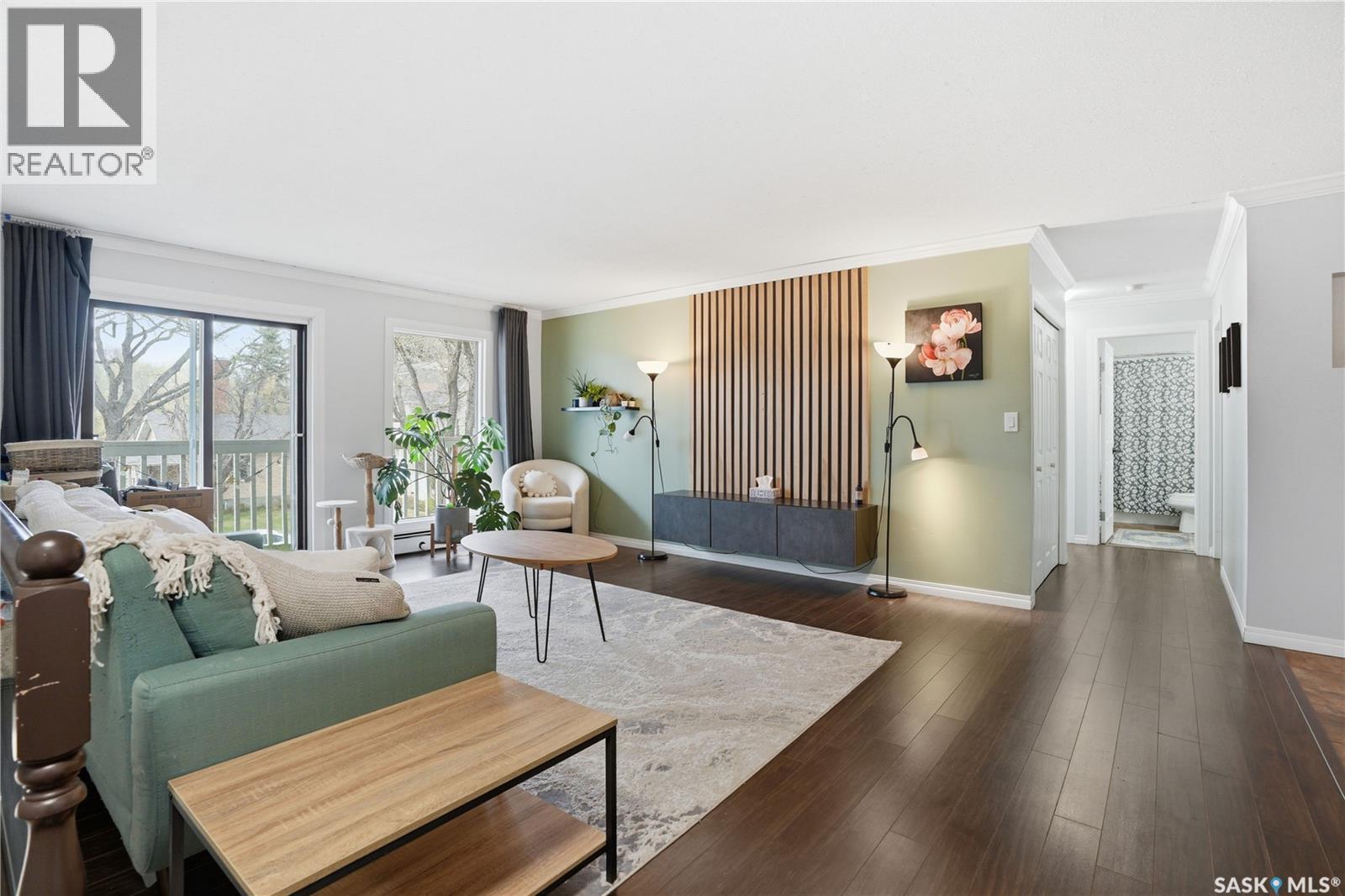 A 1014 Colony Street, Saskatoon, SK - Indoor Photo Showing Living Room