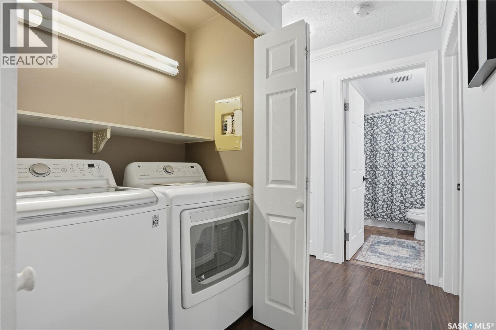 A 1014 Colony Street, Saskatoon, SK - Indoor Photo Showing Laundry Room