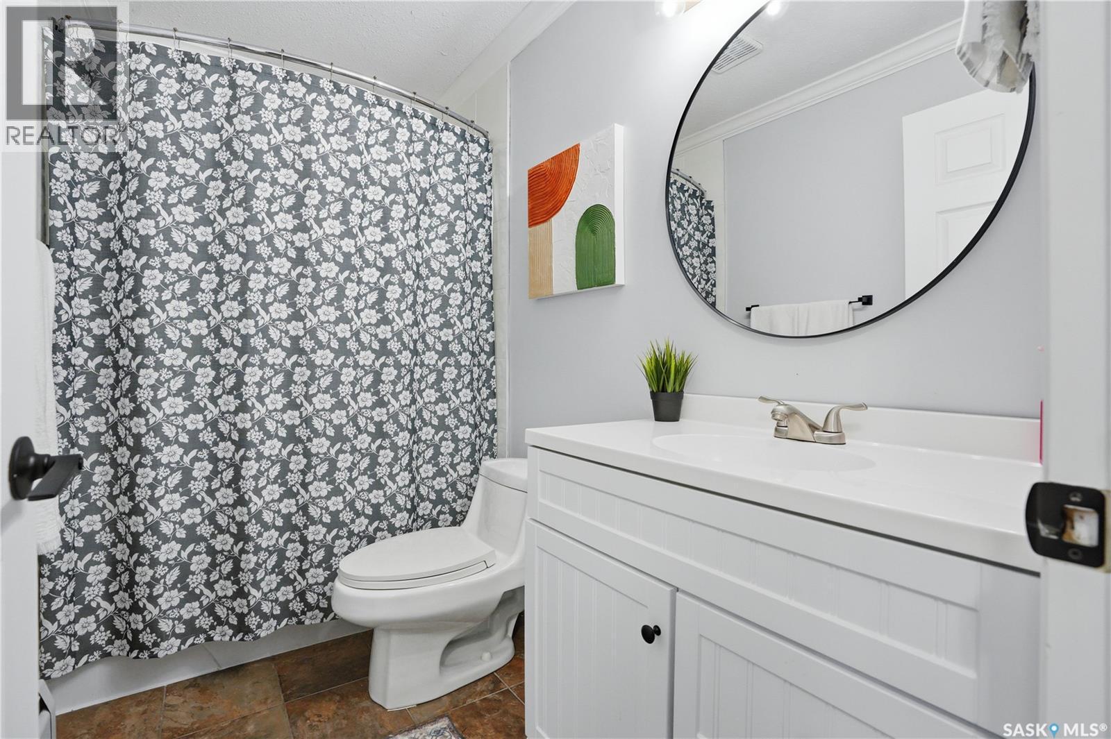 A 1014 Colony Street, Saskatoon, SK - Indoor Photo Showing Bathroom