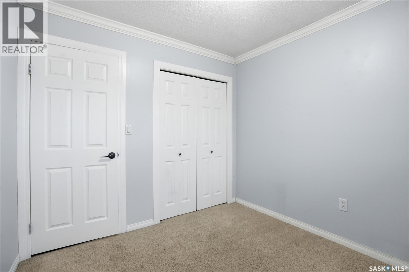 A 1014 Colony Street, Saskatoon, SK - Indoor