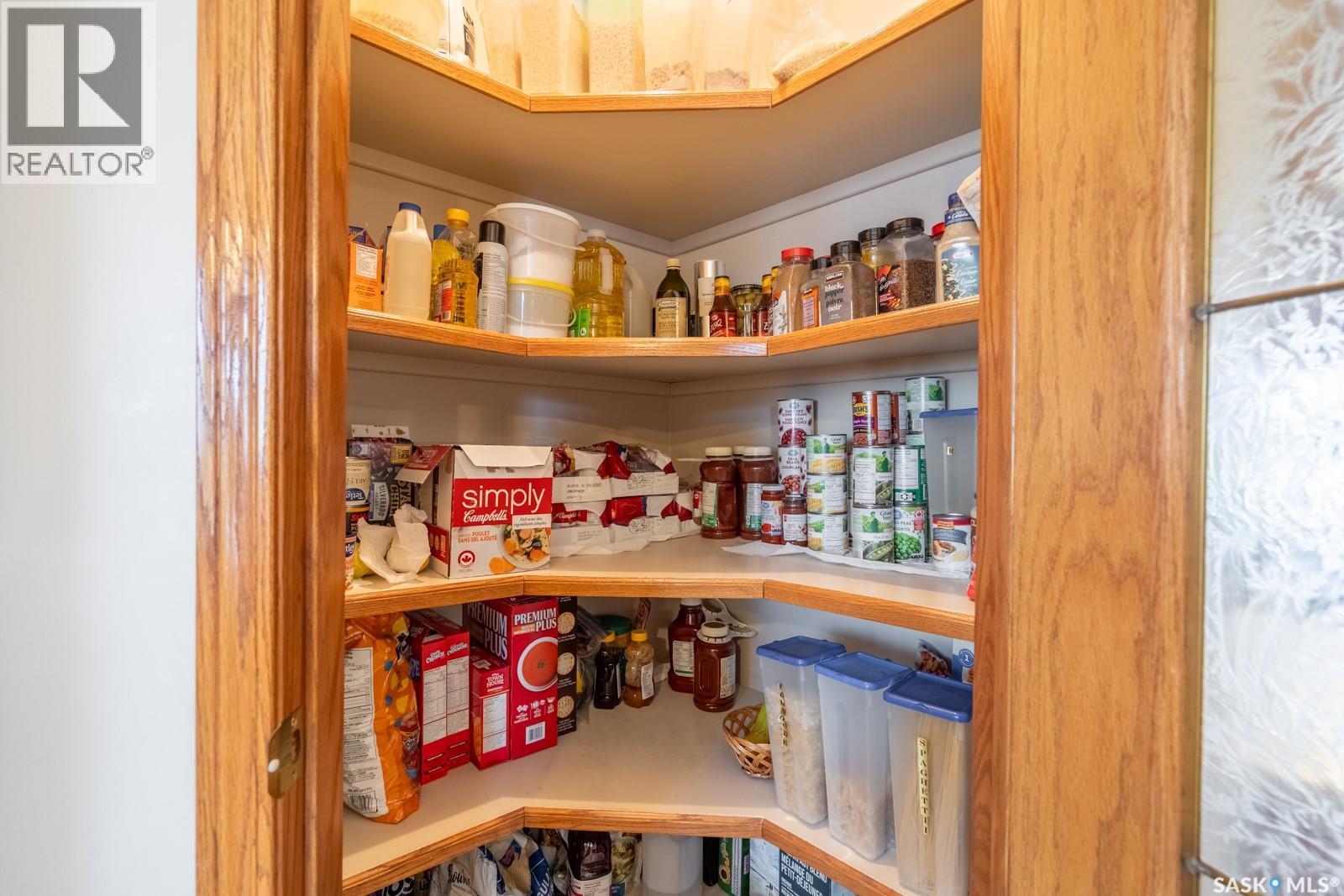 2346 Mcgregor Place, Regina, SK - Indoor