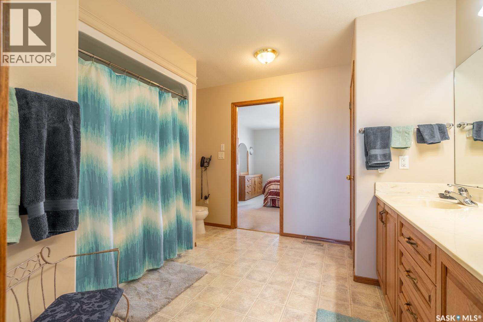 2346 Mcgregor Place, Regina, SK - Indoor Photo Showing Bathroom