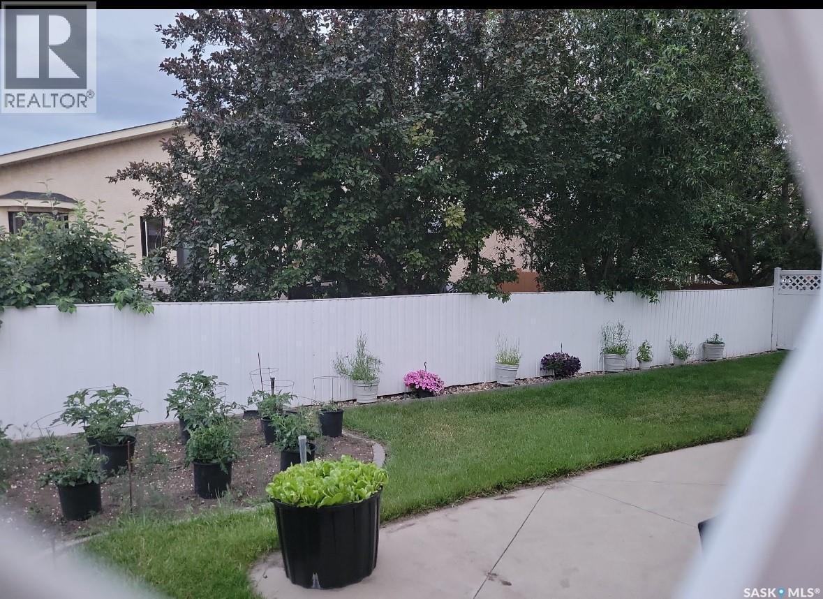 2346 Mcgregor Place, Regina, SK - Outdoor