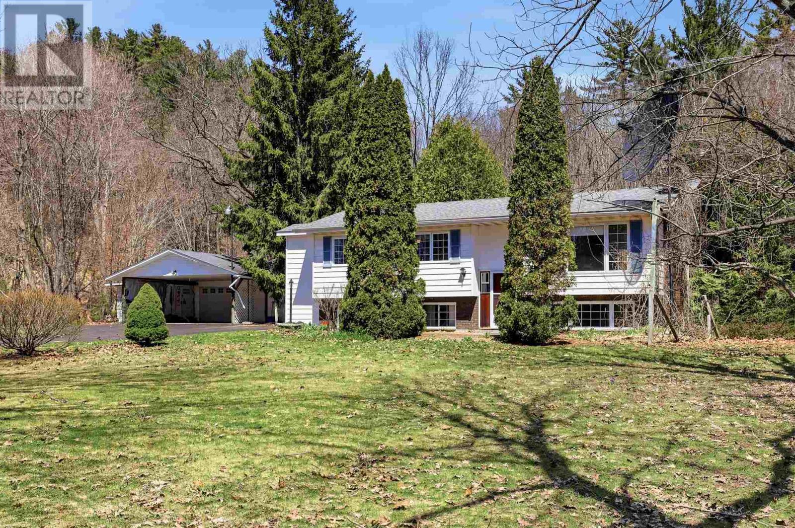 4562 Second Lin W, Prince Township, ON - Outdoor
