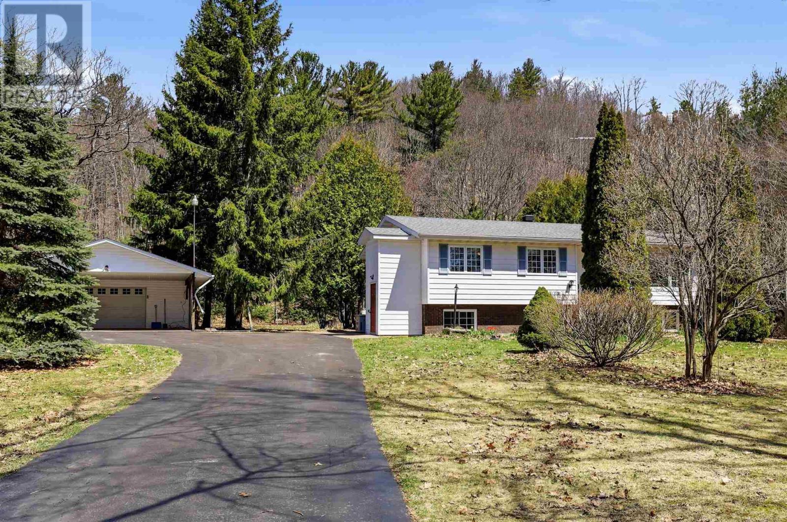 4562 Second Lin W, Prince Township, ON - Outdoor