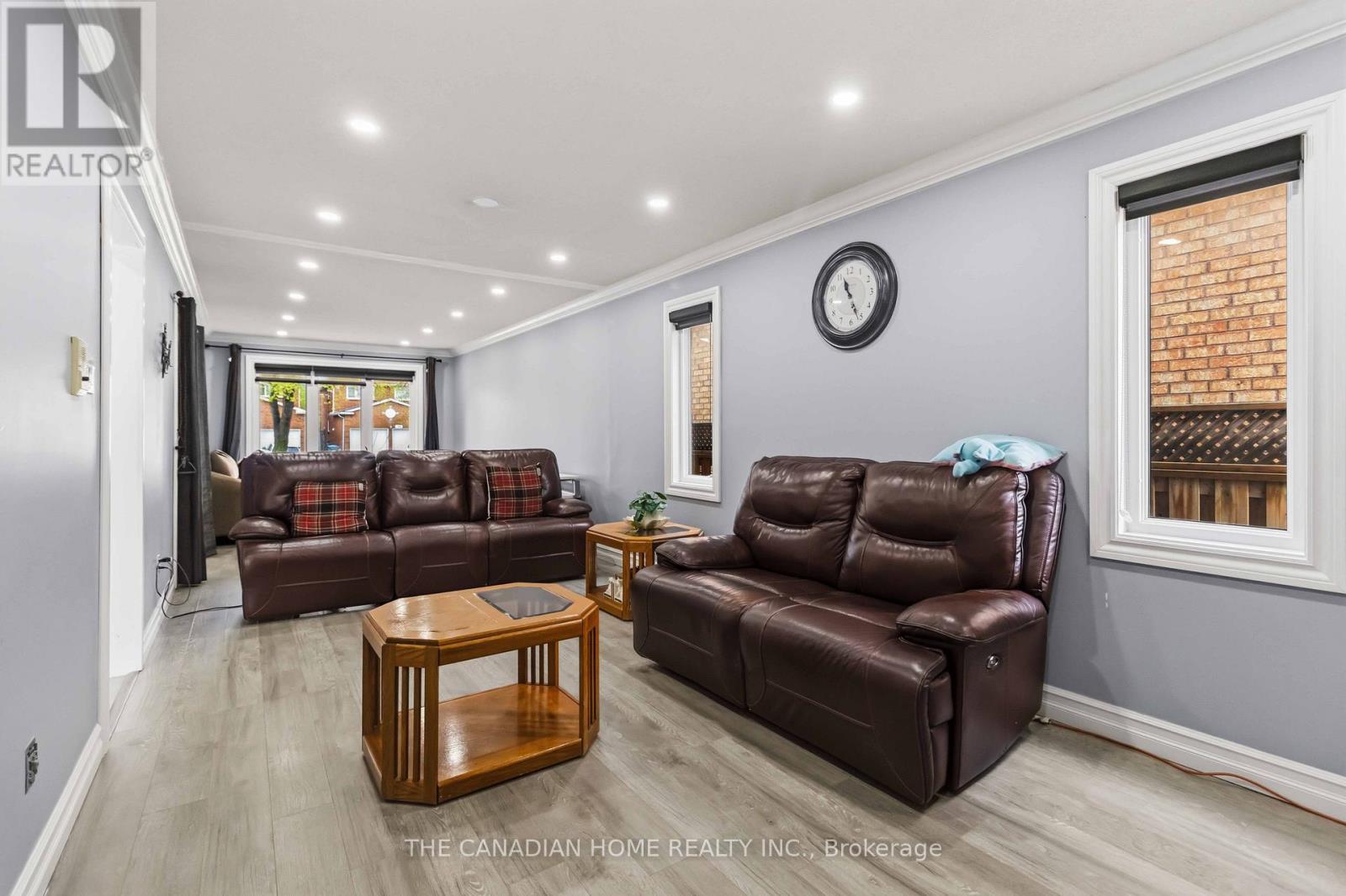 3549 Redmond Road, Mississauga, ON - Indoor Photo Showing Living Room