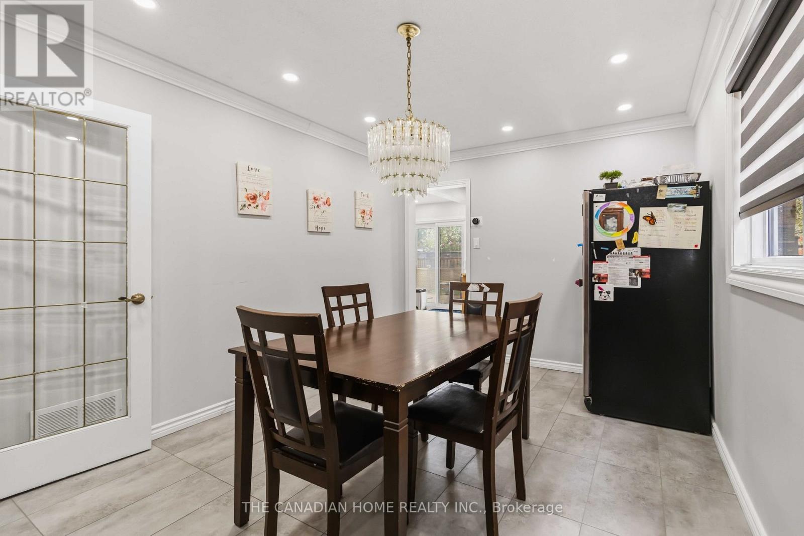 3549 Redmond Road, Mississauga, ON - Indoor Photo Showing Dining Room
