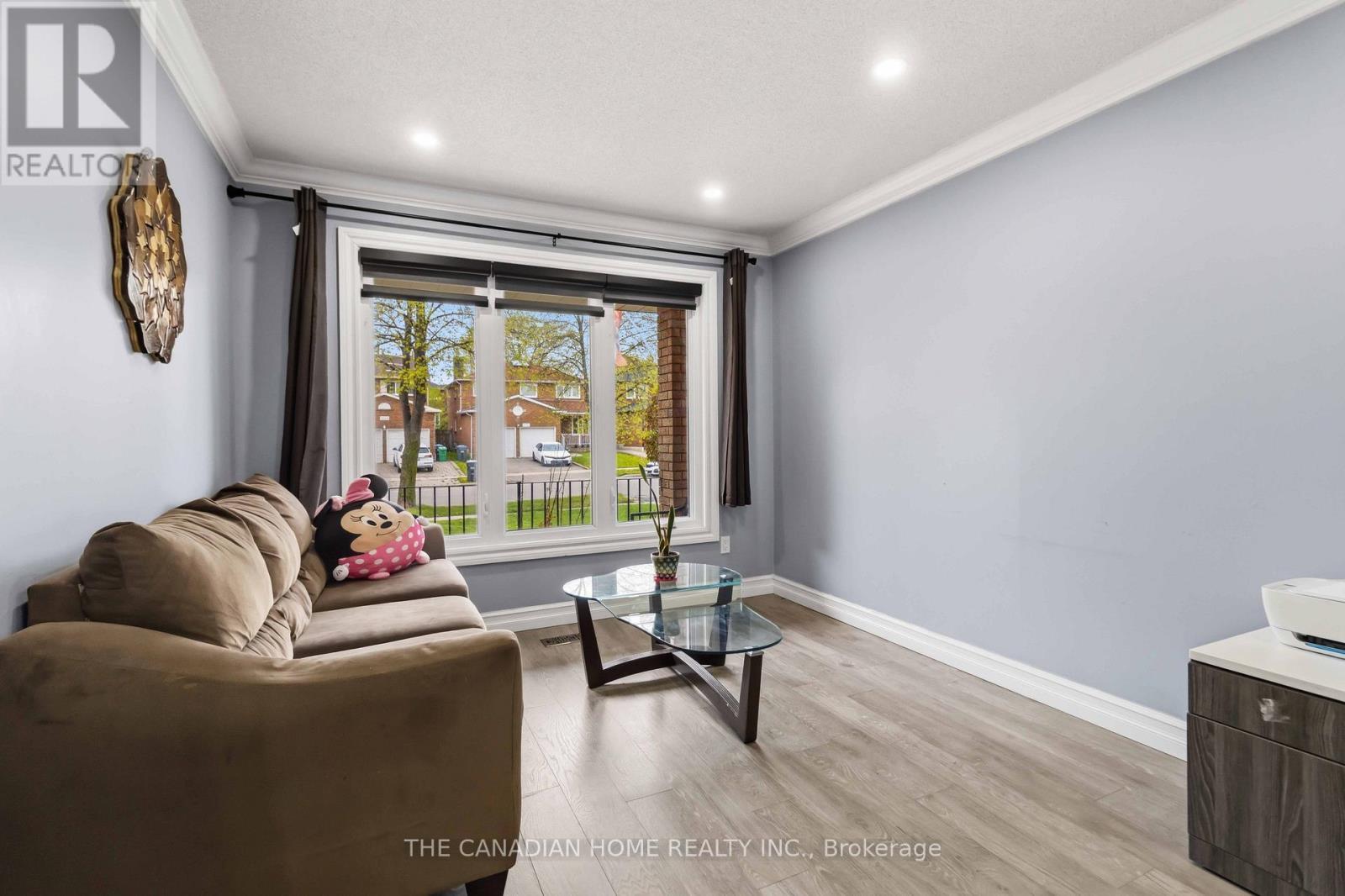3549 Redmond Road, Mississauga, ON - Indoor Photo Showing Living Room