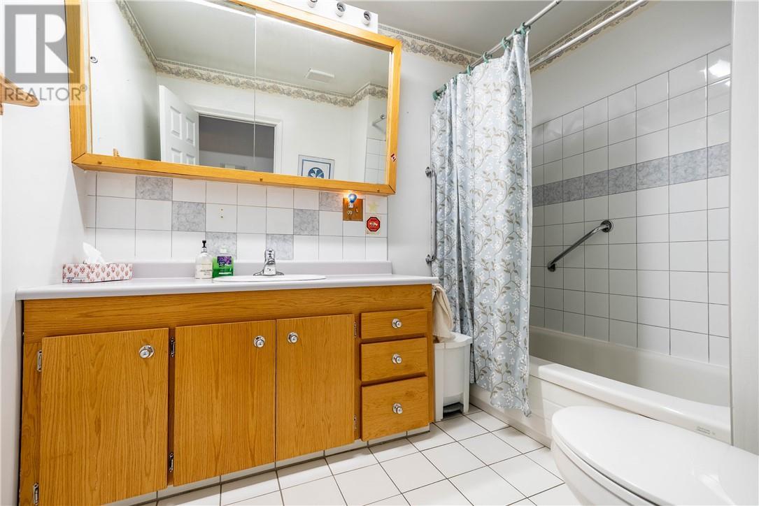 4214 Roy, Hanmer, ON - Indoor Photo Showing Bathroom