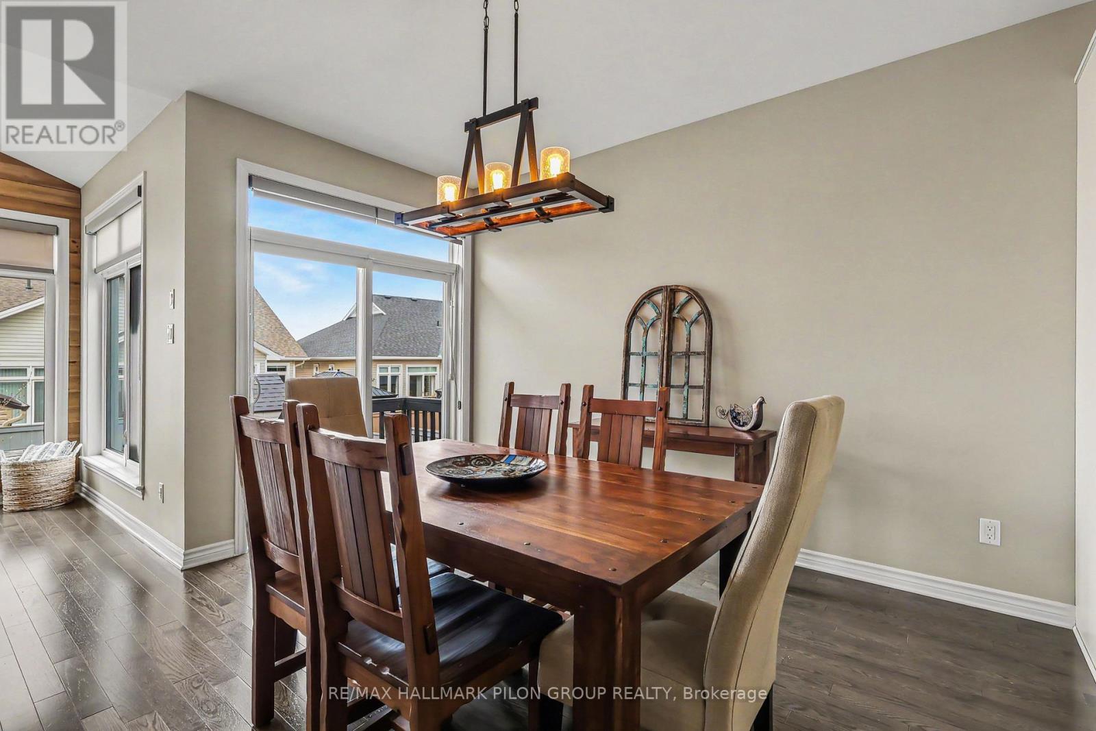 819 Tewin Circle, Ottawa, ON - Indoor Photo Showing Dining Room