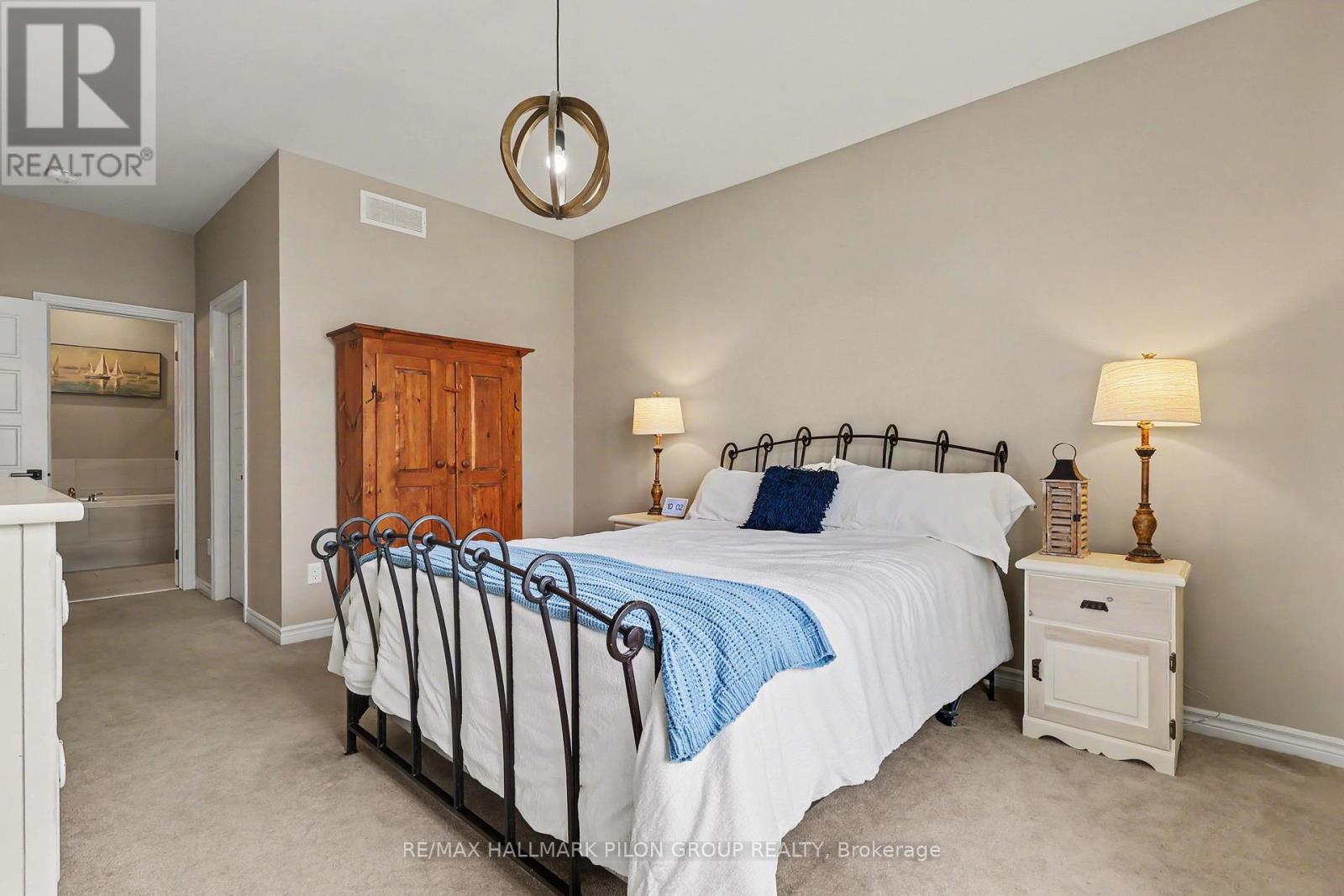 819 Tewin Circle, Ottawa, ON - Indoor Photo Showing Bedroom