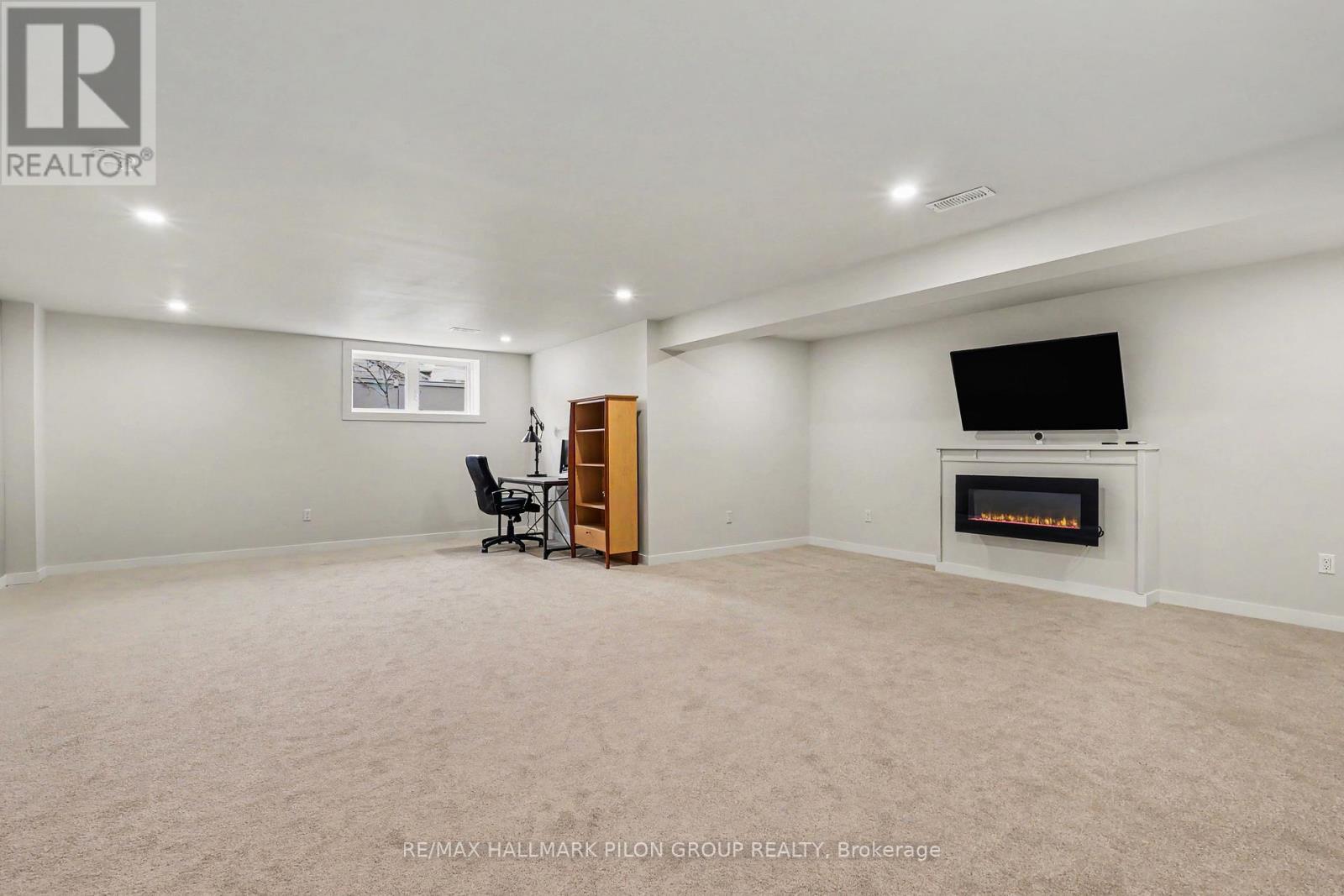 819 Tewin Circle, Ottawa, ON - Indoor Photo Showing Basement
