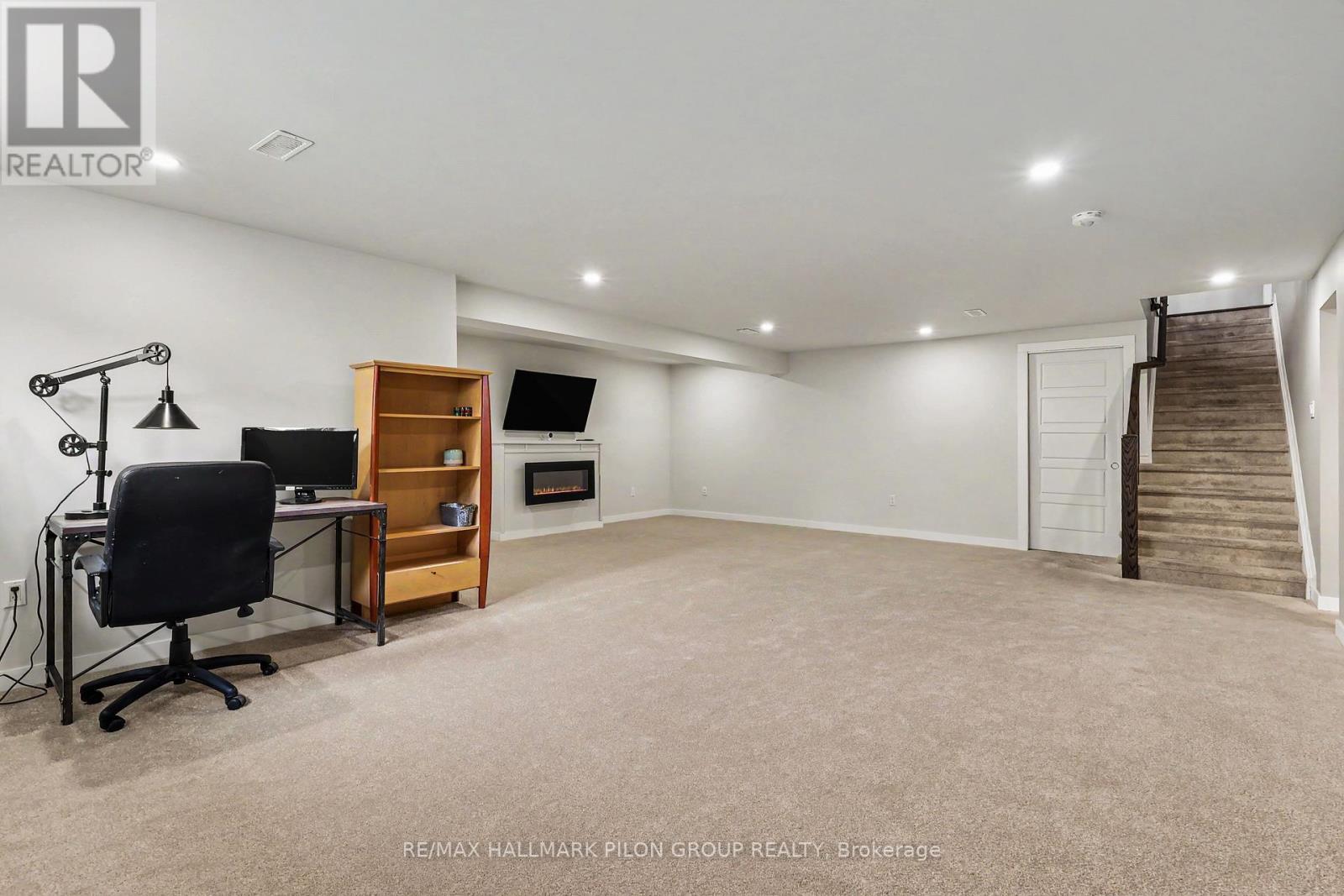 819 Tewin Circle, Ottawa, ON - Indoor