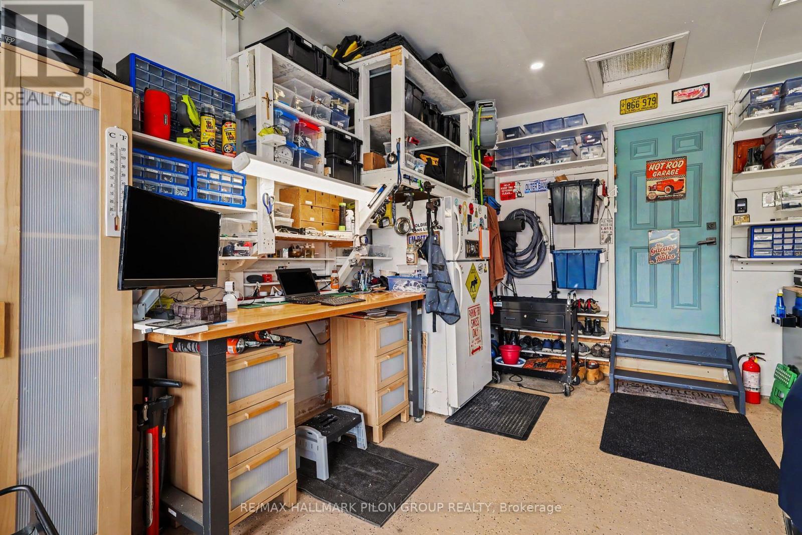 819 Tewin Circle, Ottawa, ON - Indoor With Storage
