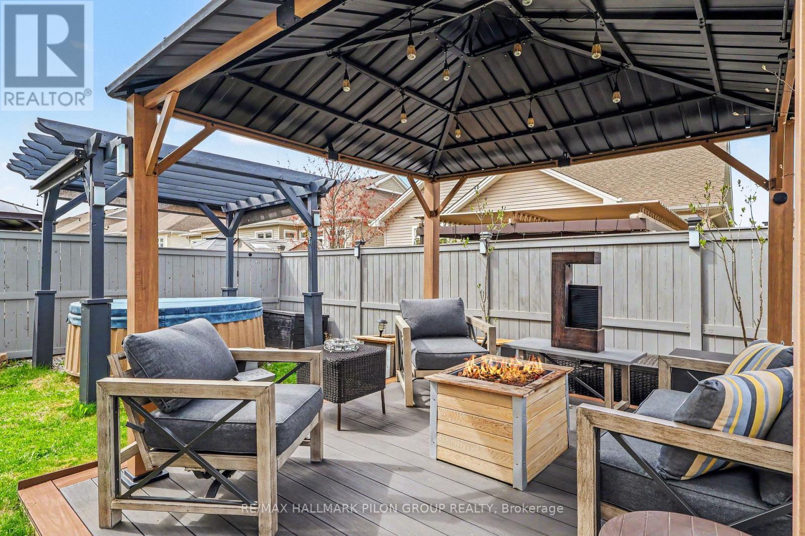 819 Tewin Circle, Ottawa, ON - Outdoor With Deck Patio Veranda With Exterior