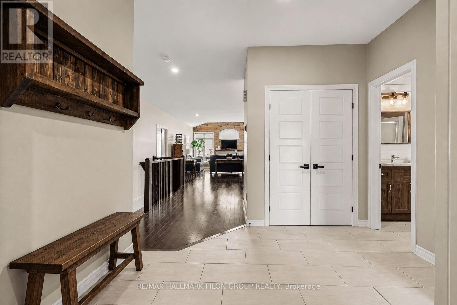819 Tewin Circle, Ottawa, ON - Indoor Photo Showing Other Room
