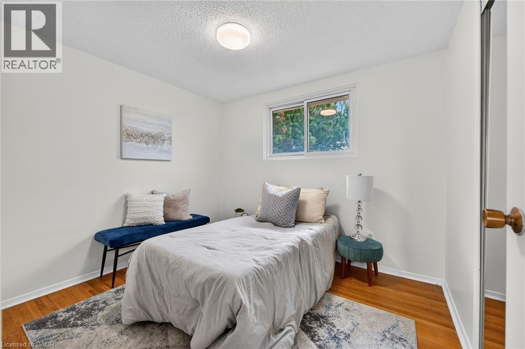 167 Darlington Drive, Hamilton, ON - Indoor Photo Showing Bedroom