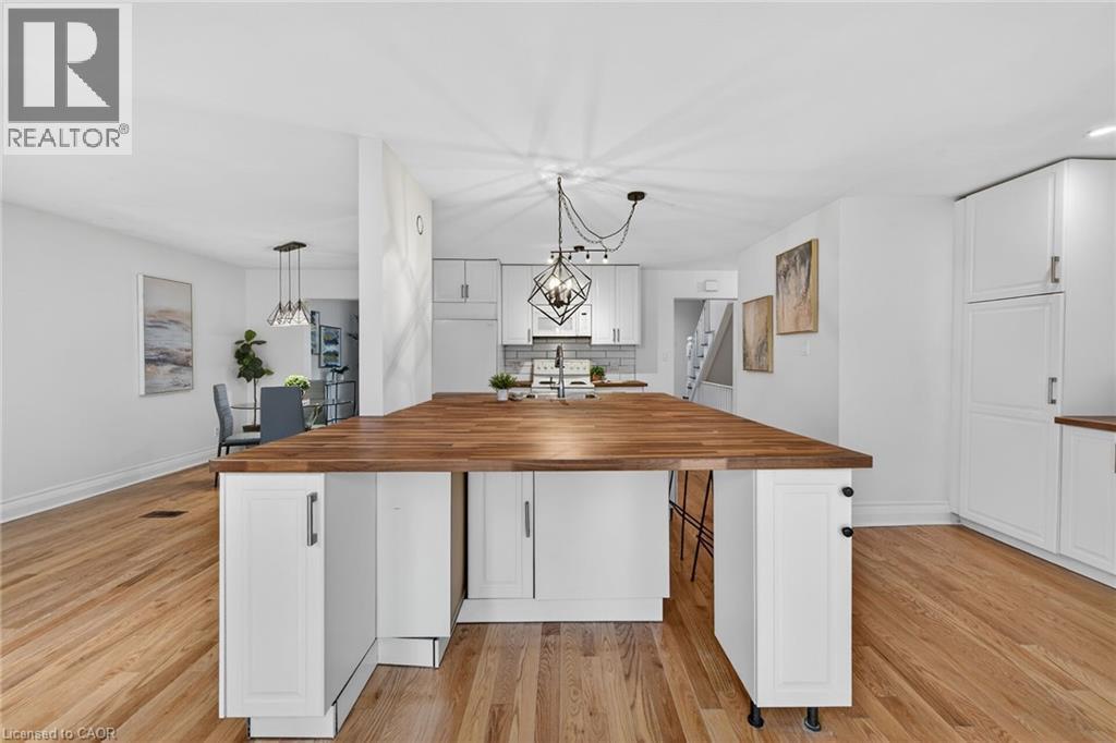167 Darlington Drive, Hamilton, ON - Indoor Photo Showing Kitchen