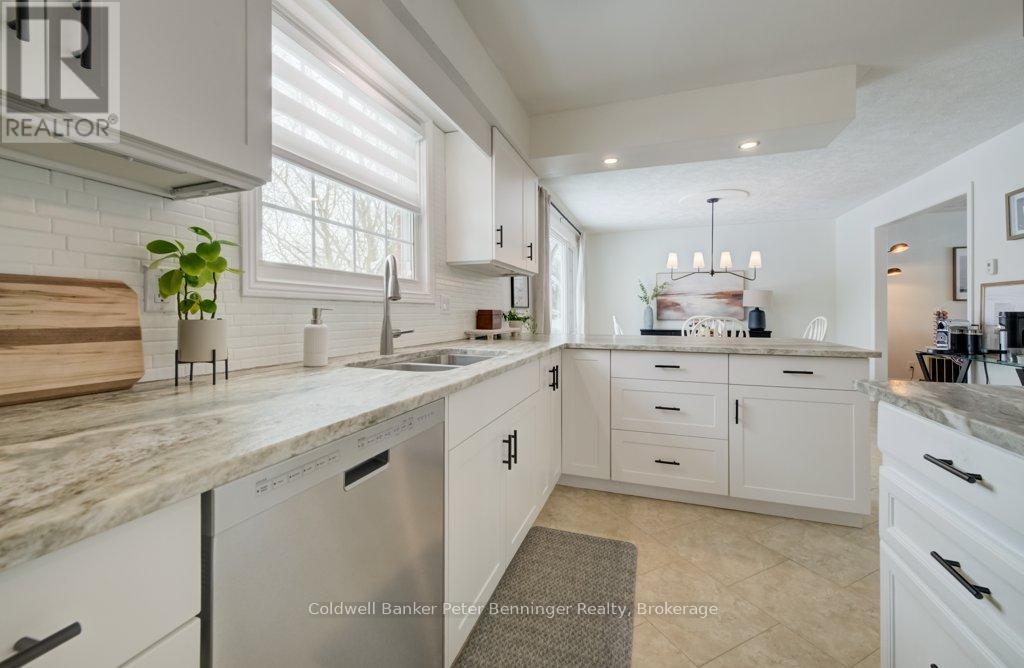 Kitchen - 33 Tower Road, Arran-Elderslie, ON - Indoor Photo Showing Kitchen With Double Sink