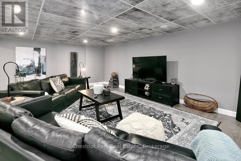 26 Nickason Drive, Arran-Elderslie, ON - Indoor Photo Showing Living Room