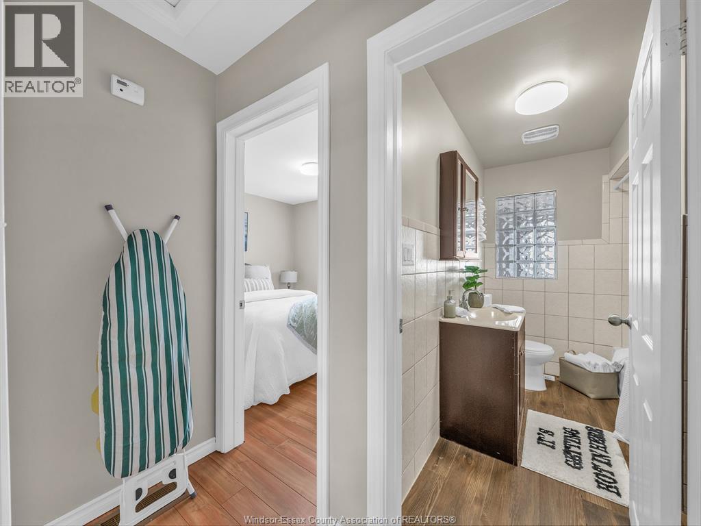 162 Robson Rd, Leamington, ON - Indoor