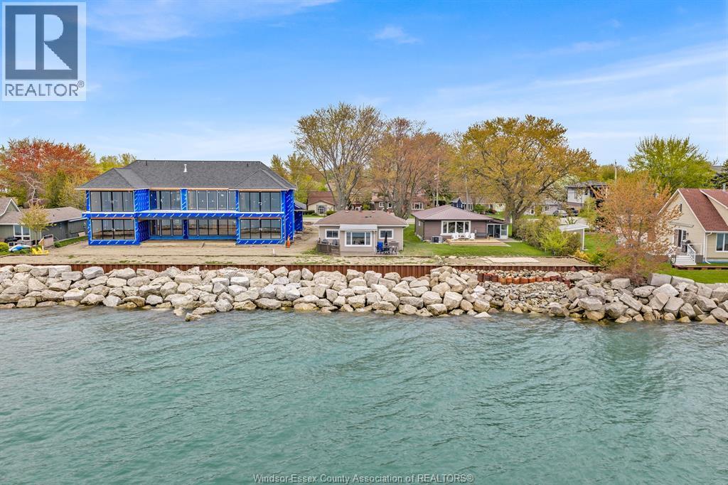 162 Robson Rd, Leamington, ON - Outdoor With Body Of Water