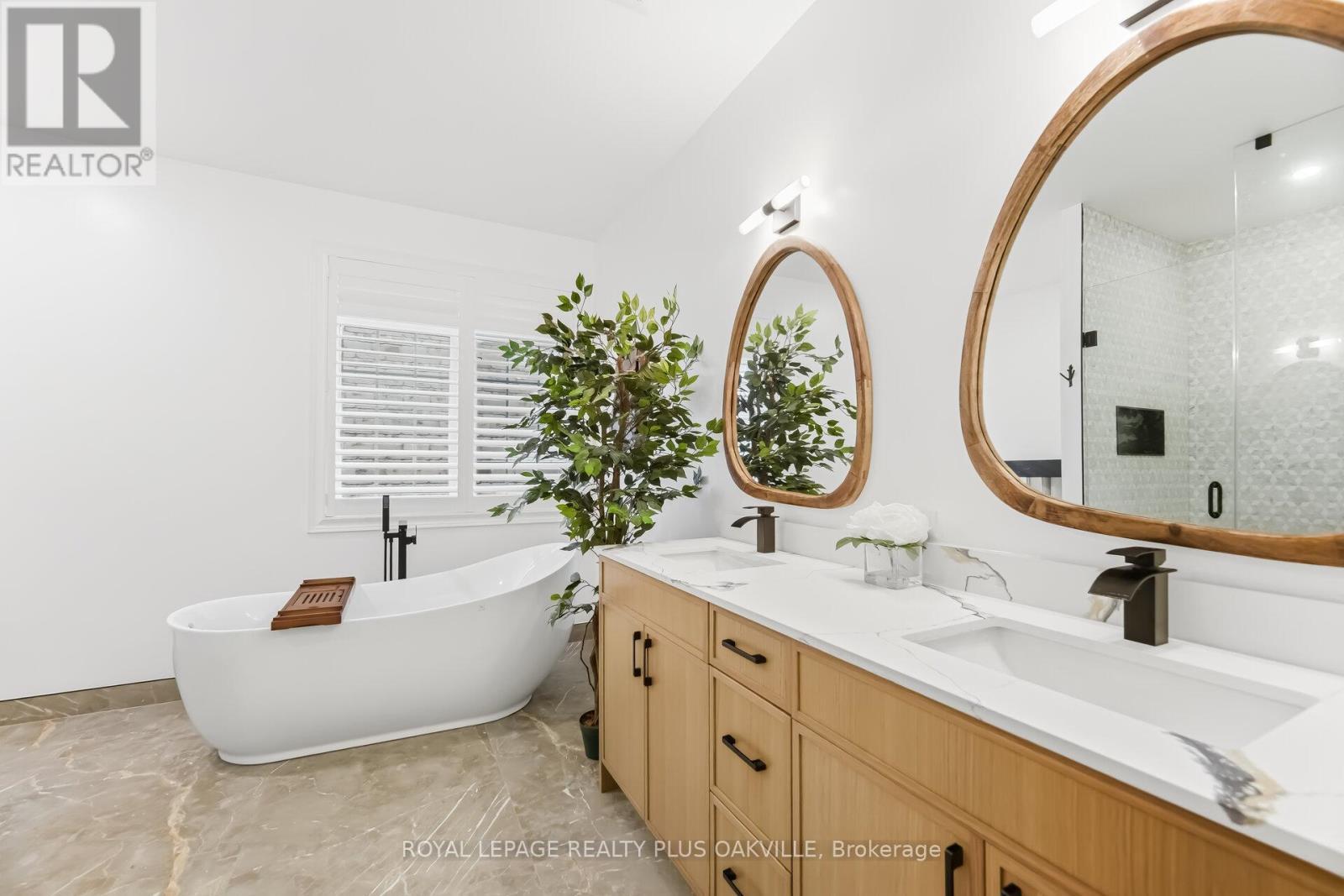 3409 Liptay Avenue, Oakville, ON - Indoor Photo Showing Bathroom