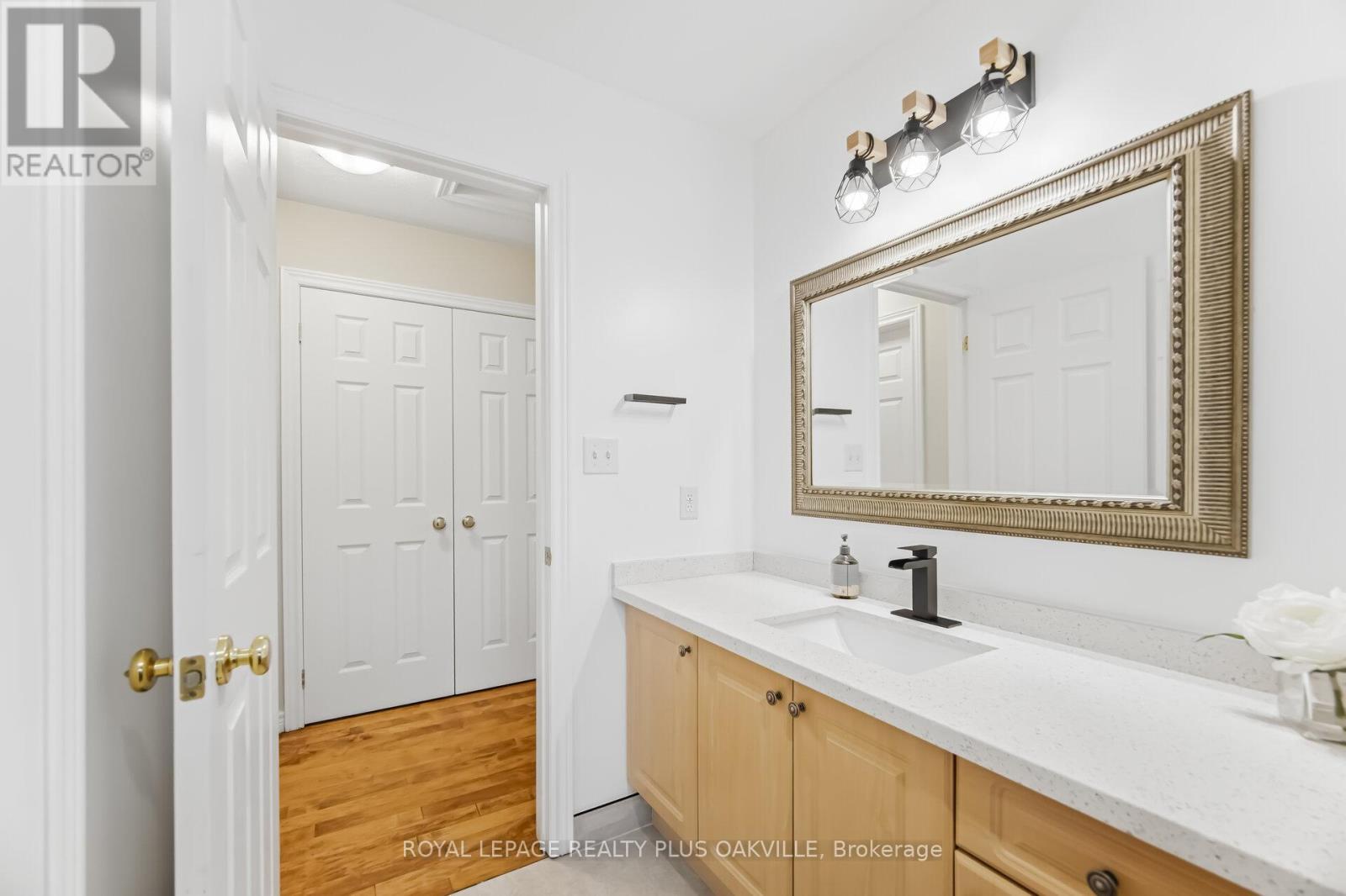 3409 Liptay Avenue, Oakville, ON - Indoor Photo Showing Bathroom