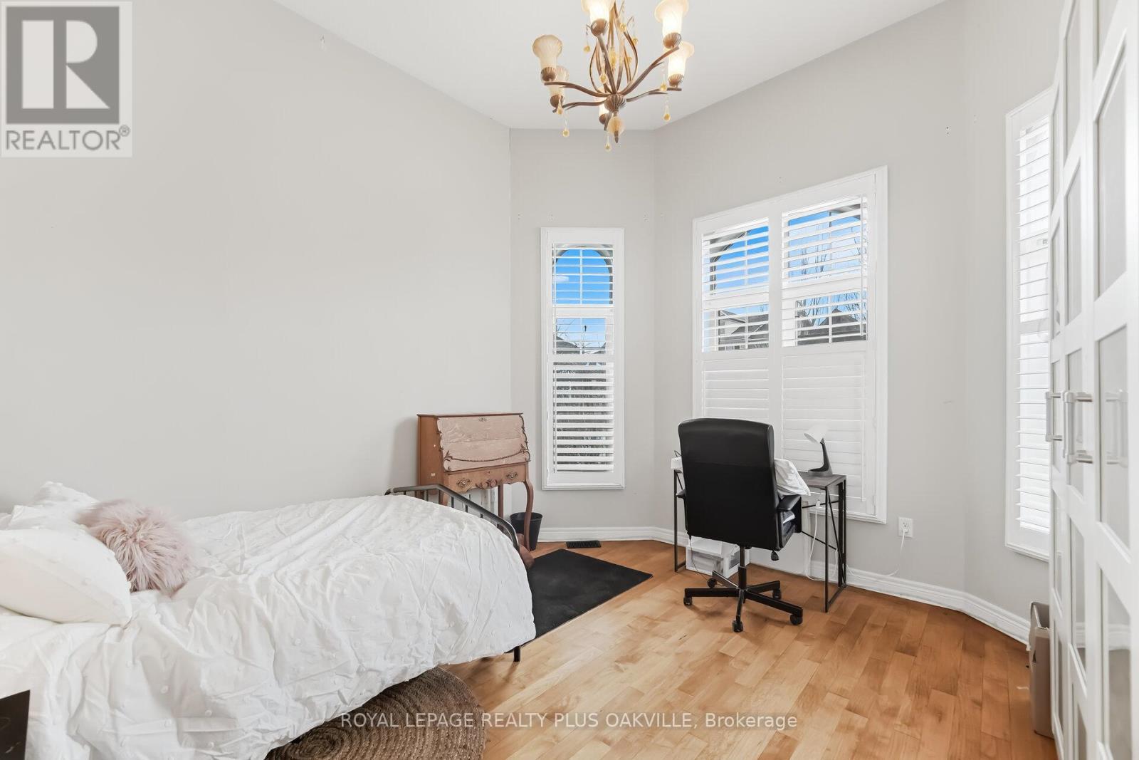3409 Liptay Avenue, Oakville, ON - Indoor Photo Showing Bedroom