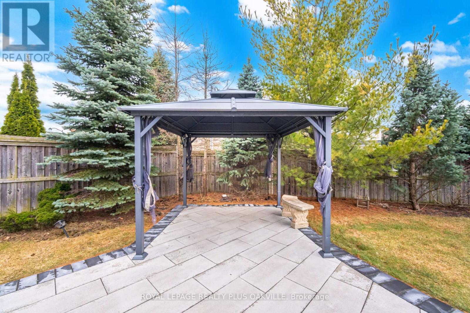 3409 Liptay Avenue, Oakville, ON - Outdoor