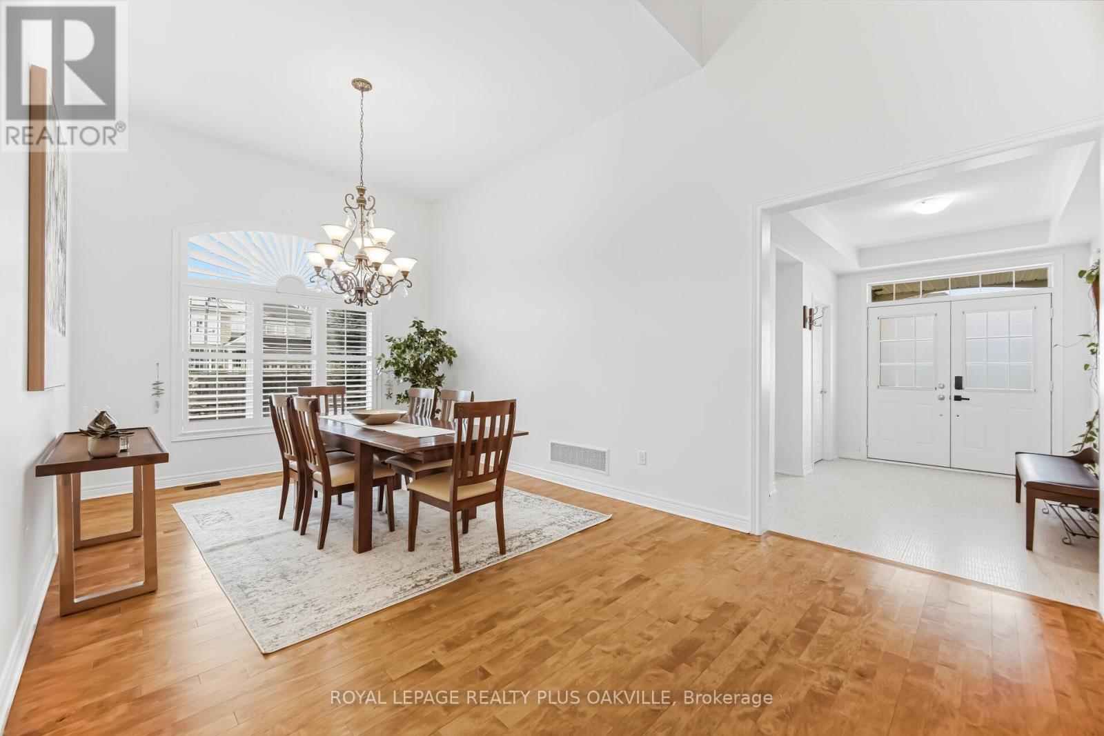 3409 Liptay Avenue, Oakville, ON - Indoor Photo Showing Dining Room