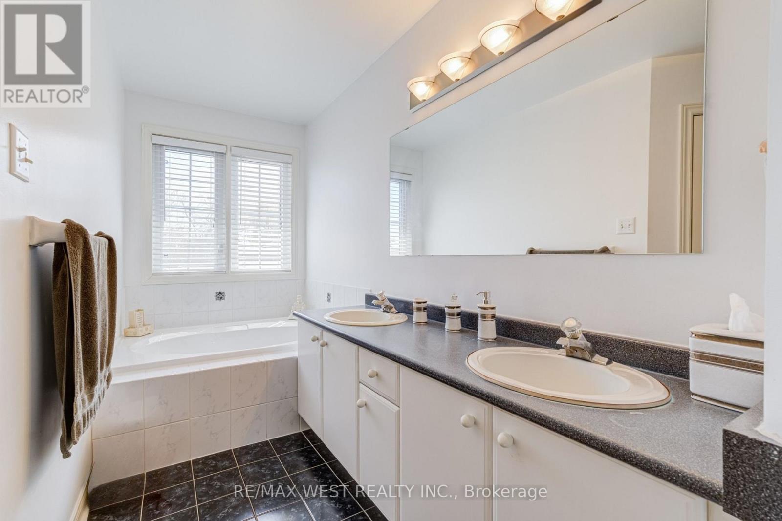55 Pavin Crescent, Caledon, ON