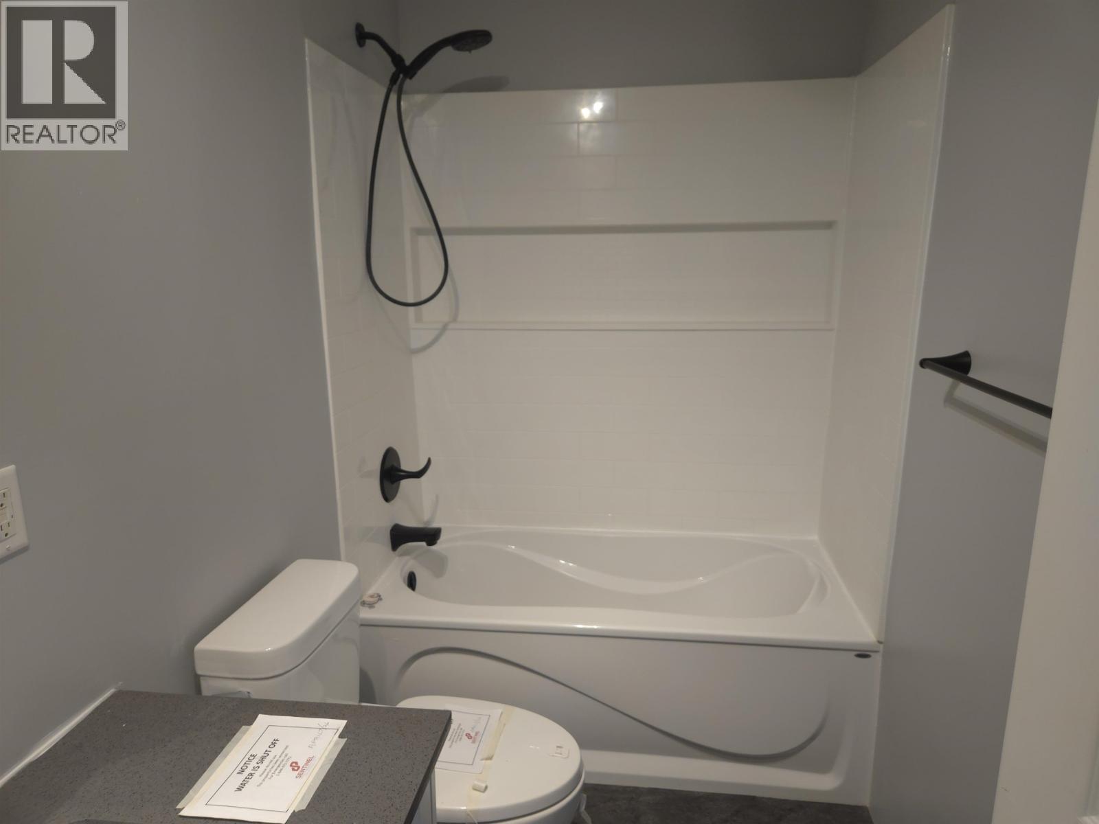 7142 Bear Road, Prince George, BC - Indoor Photo Showing Bathroom