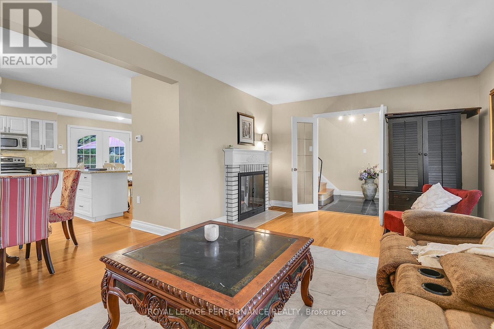 1841 Beattie Avenue, Ottawa, ON - Indoor Photo Showing Living Room With Fireplace