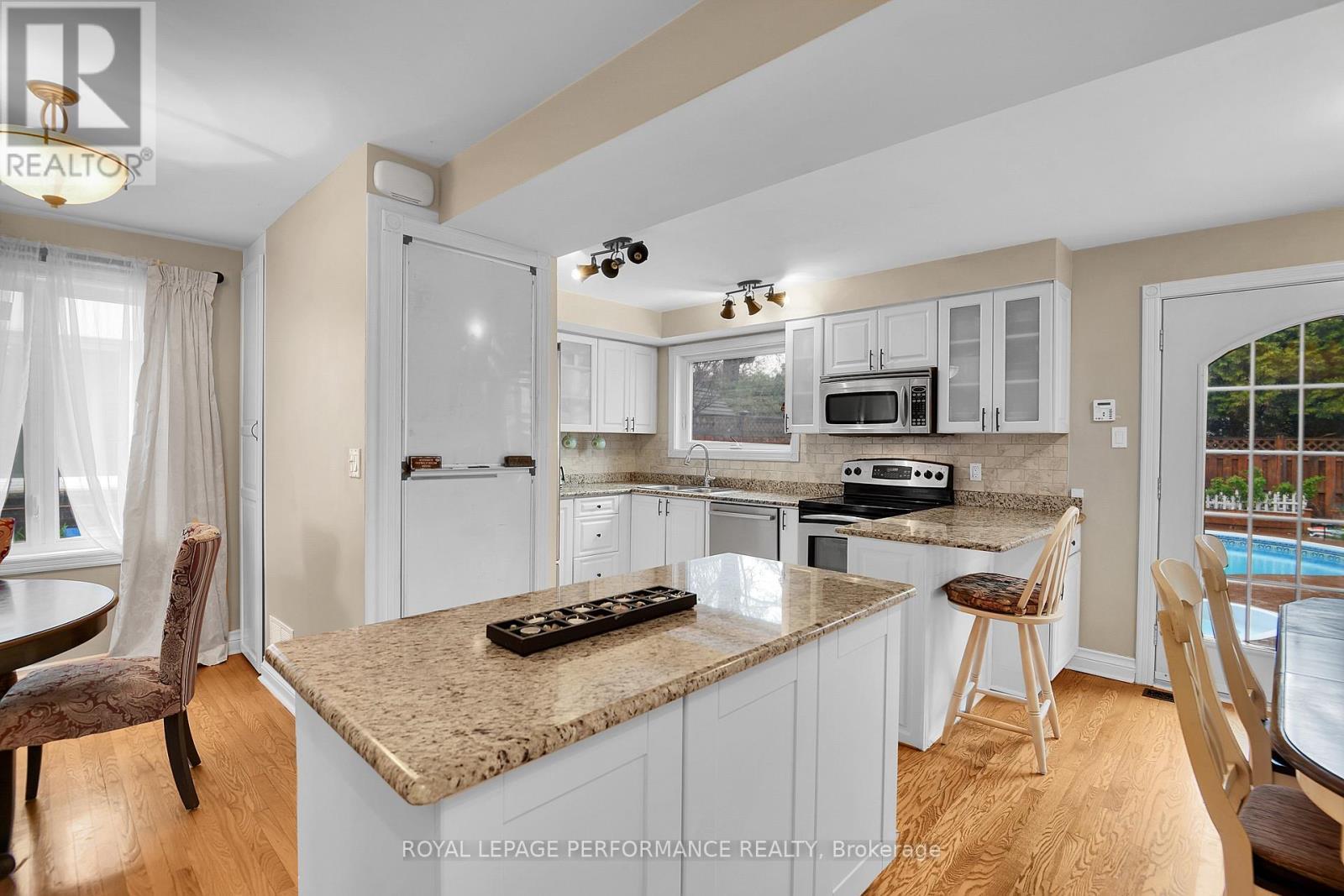 1841 Beattie Avenue, Ottawa, ON - Indoor Photo Showing Kitchen