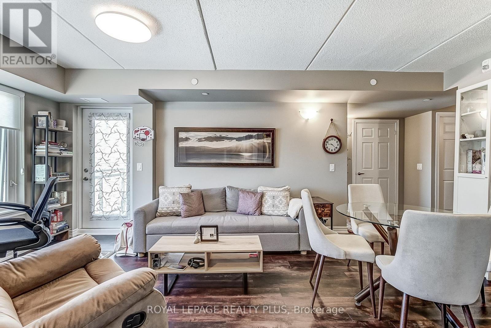 708 - 716 Main Street E, Milton, ON - Indoor Photo Showing Other Room