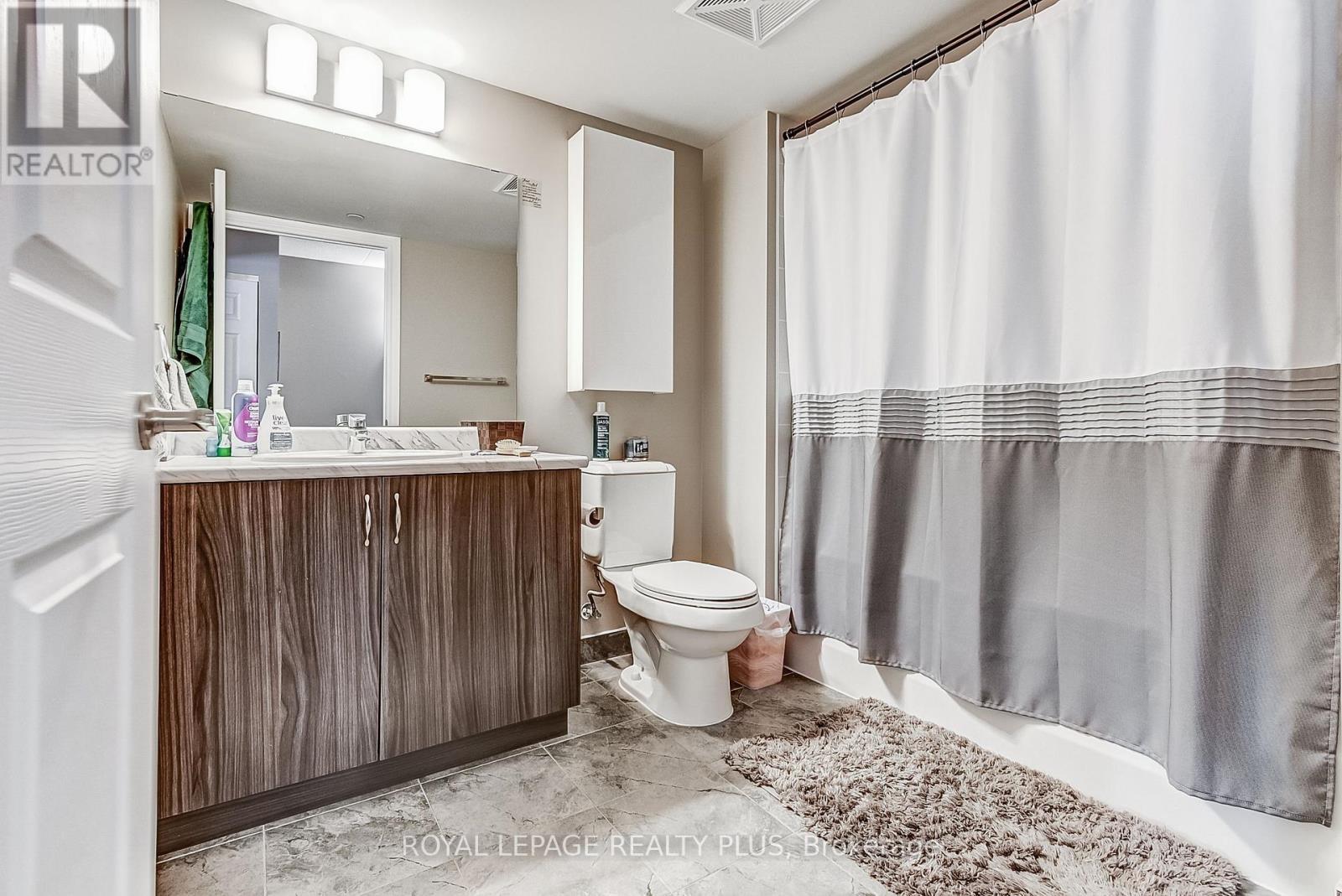 708 - 716 Main Street E, Milton, ON - Indoor Photo Showing Bathroom