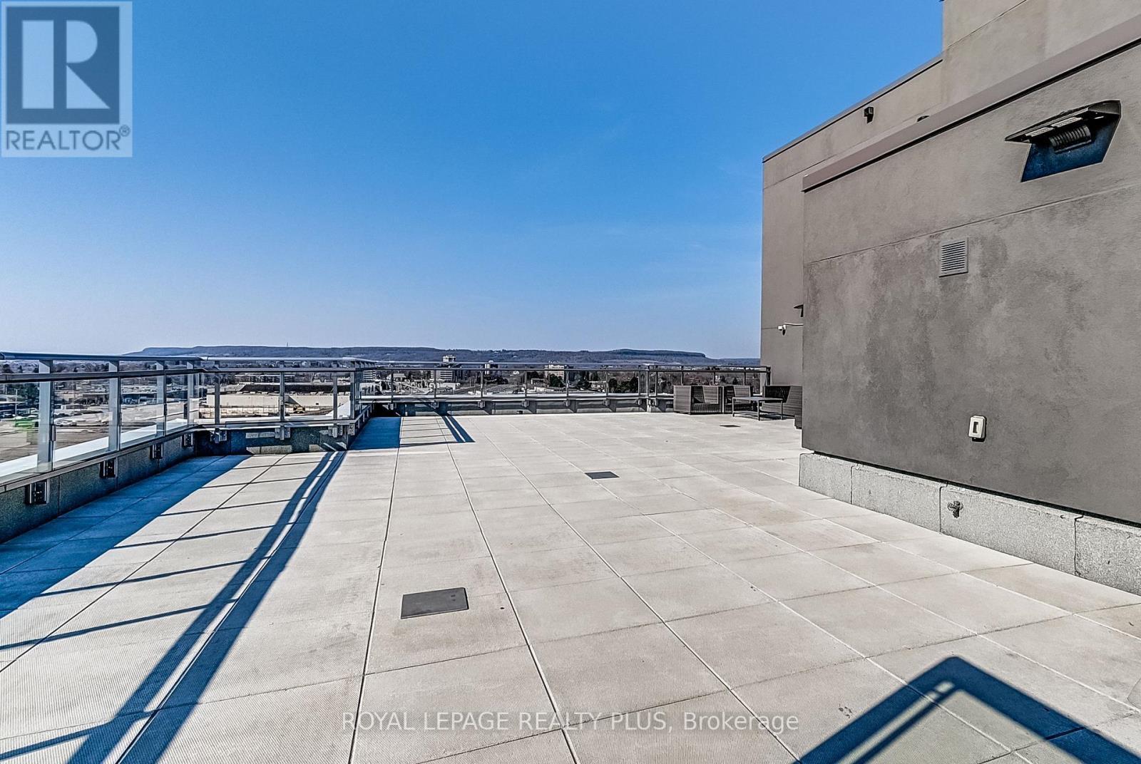 708 - 716 Main Street E, Milton, ON - Outdoor
