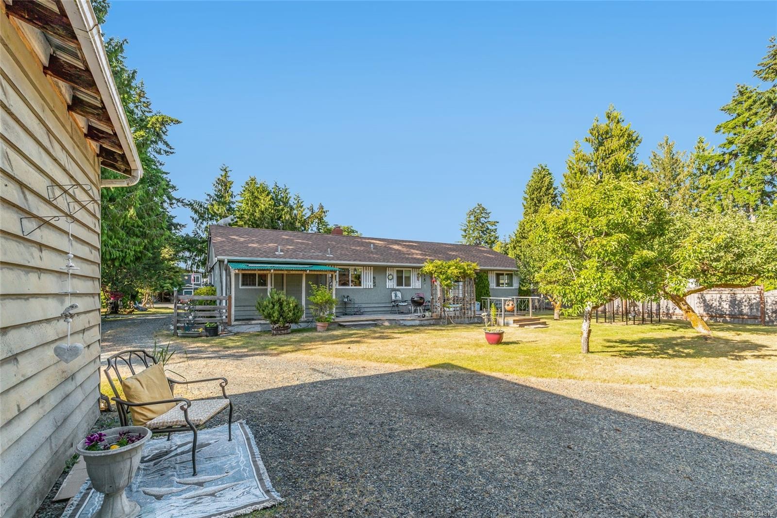 1226 Centre Rd, Qualicum Beach, BC